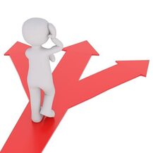 Illustration Männchen mit Pfeilen