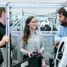 Eine Gruppe von jungen Arbeitskräften