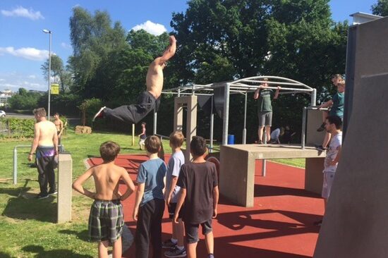 Sport auf der Parkour-Anlage